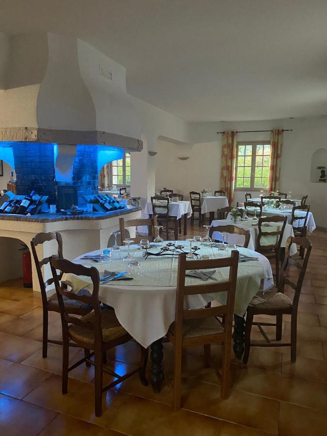 Human Restaurant Park Villecroze